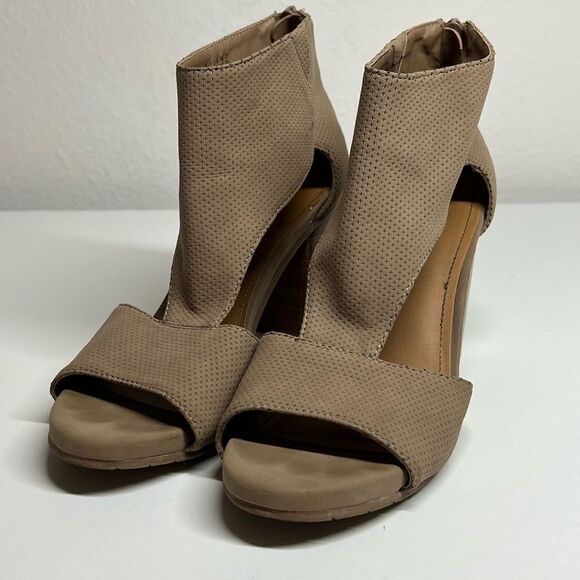 Kenneth Cole Womens Hit T-Strap Taupe T-Strap Heels Size 8,5 - Picture 10 of 16
